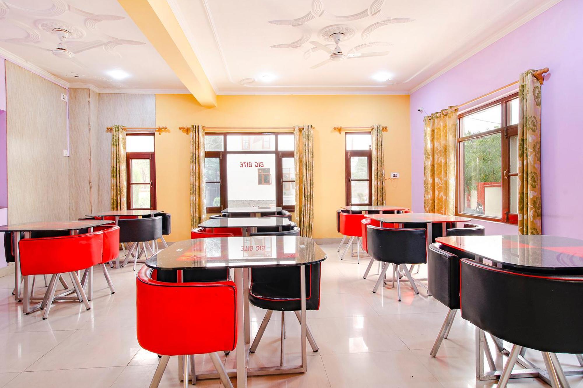 Fabhotel Grand Comforts Haidarpur Exterior foto