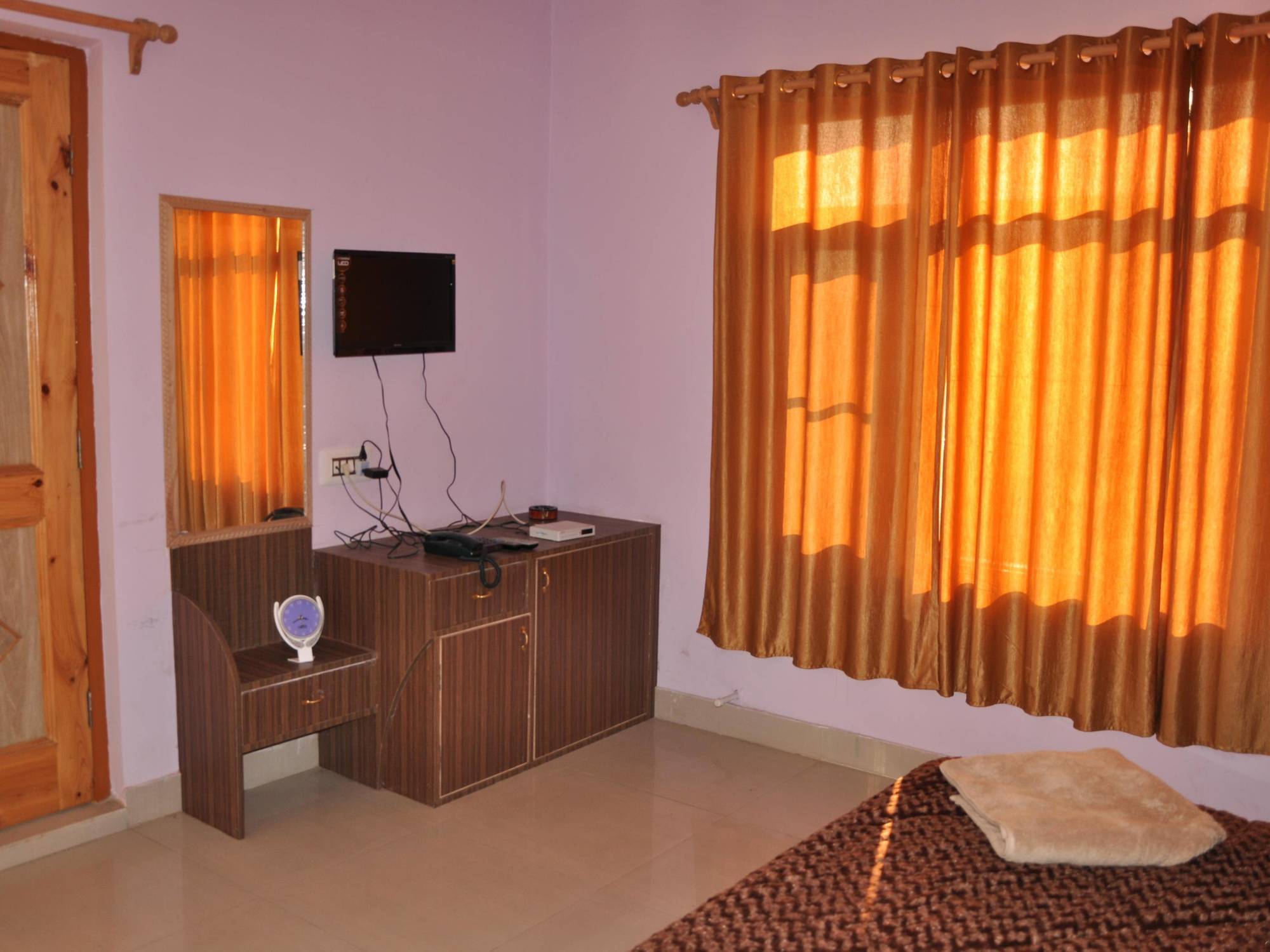 Fabhotel Grand Comforts Haidarpur Exterior foto